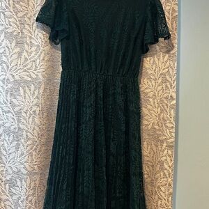 Chic Forest Green Lace Midi Dress